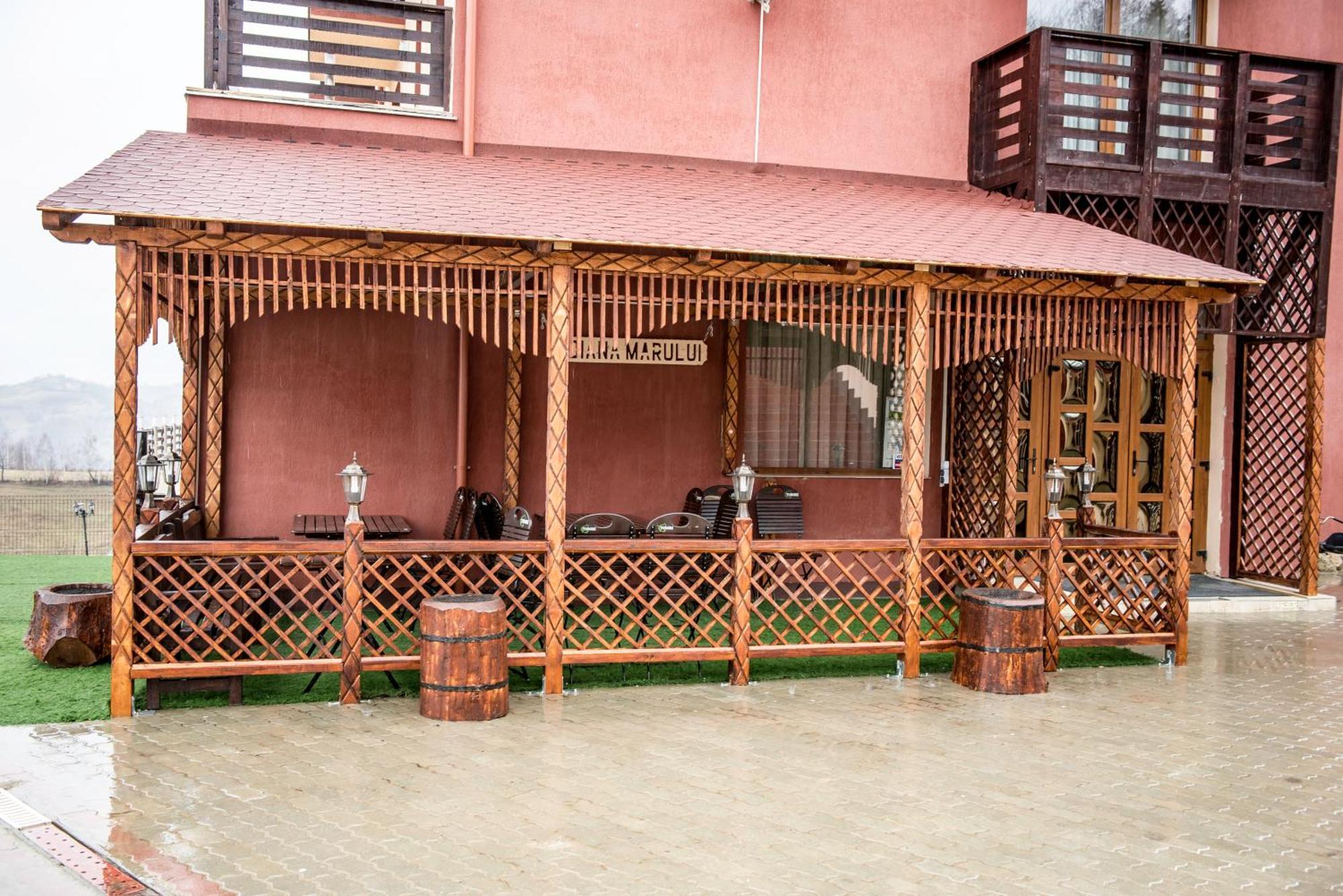 Pension Chalet Poiana Marului Ranch Esterno foto